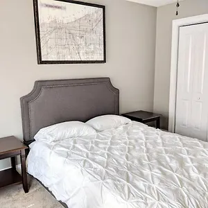 Spacious Deluxe House For You, Your Family And Friends Charlotte