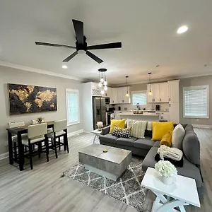 New Charming 3bd Townhome With Wifi - 9 Min To Uptown Charlotte